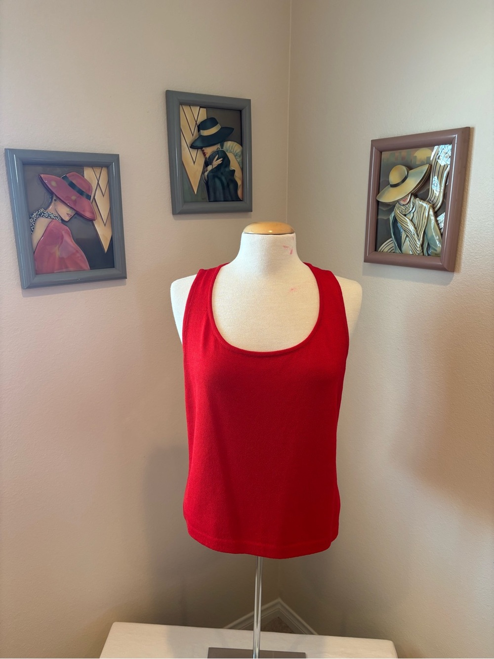 St. John Classic Red Scoop Neck Tank Top